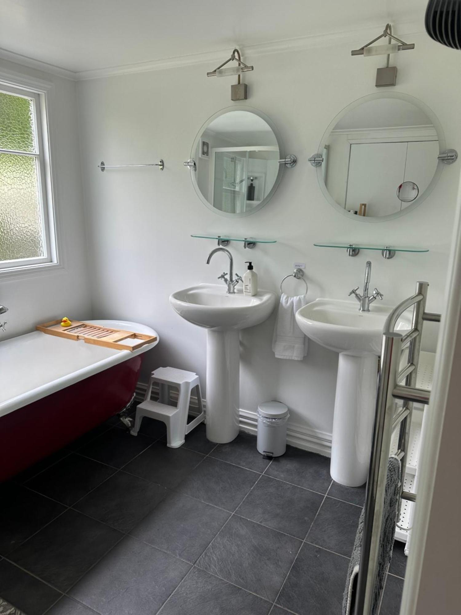 Renwick In The City Nelson, 10Min Walk To City Centre, Full Kitchen, Fast Fibre Wifi, Drive 13Min To Airport, 5Min To Hospital, Quiet Street, Dog Friendly Eksteriør billede