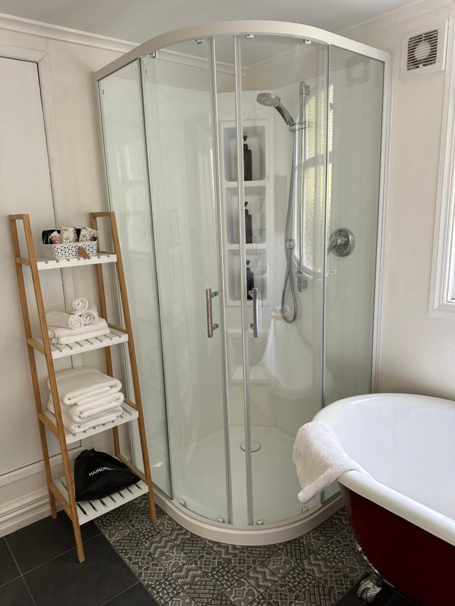 Renwick In The City Nelson, 10Min Walk To City Centre, Full Kitchen, Fast Fibre Wifi, Drive 13Min To Airport, 5Min To Hospital, Quiet Street, Dog Friendly Eksteriør billede